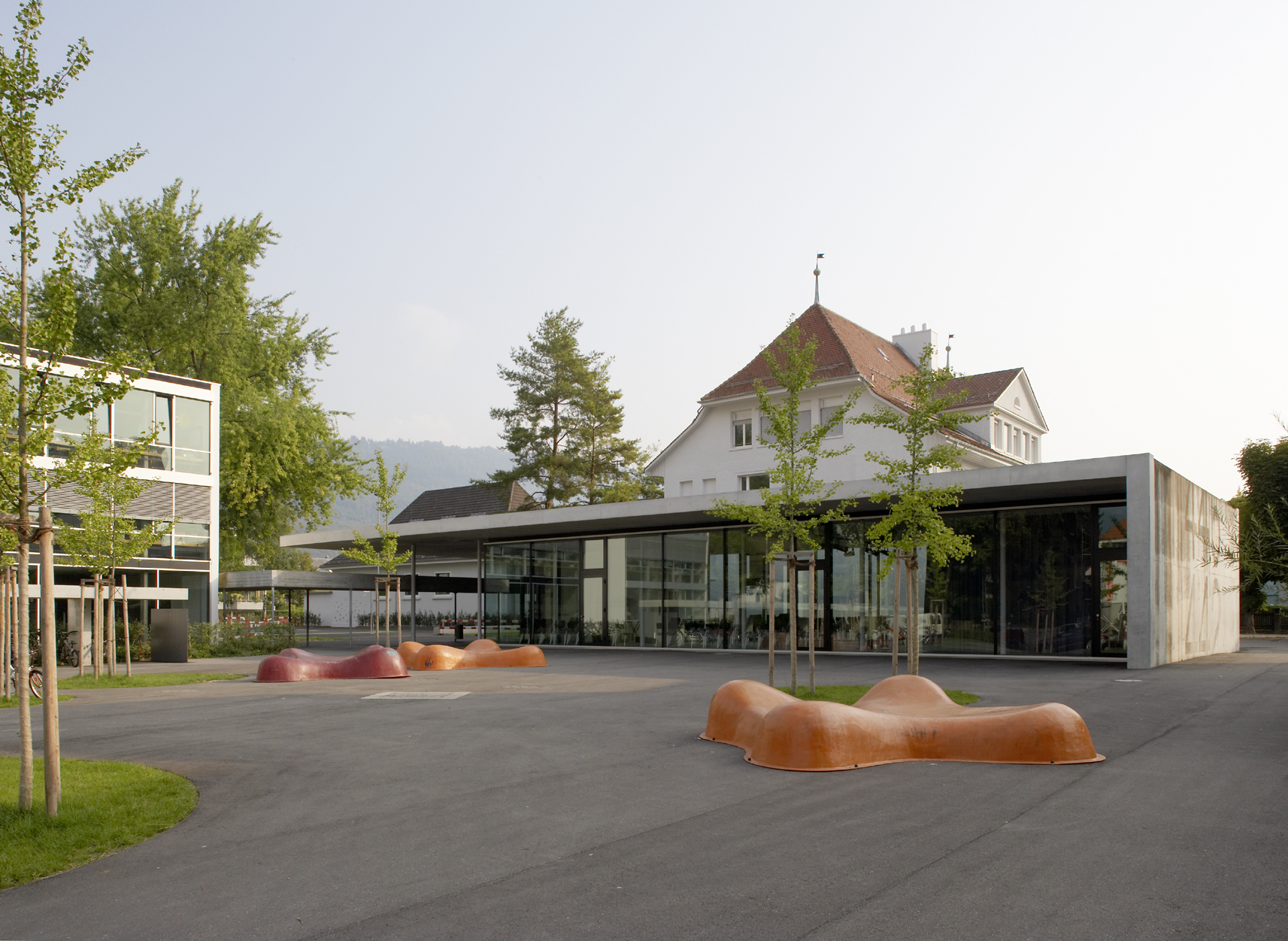 : Rénovation et agrandissement de l'école, Bienne, bauzeit architekten