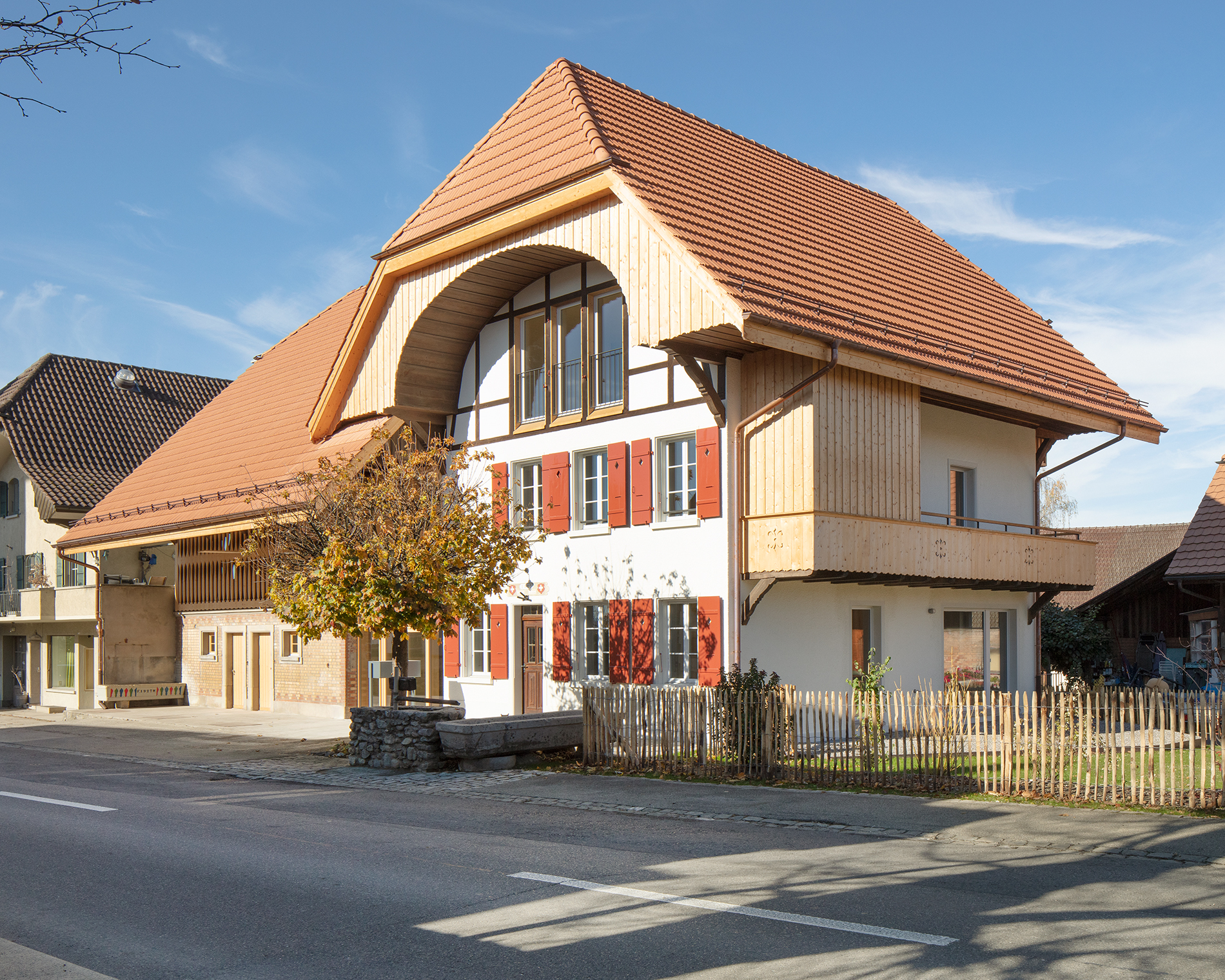 : Umbau ehemaliges Bauernhaus für die Kirchgemeinde, Siselen, bauzeit architekten